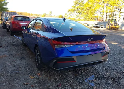 2025 Hyundai Elantra Sel Sport z USA, uszkodzony, nr VIN KMHLM4DG2SU021942